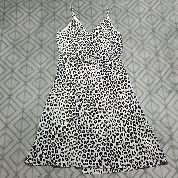 Express Cheetah Flowy Midi Dress - Picture 1 of 5